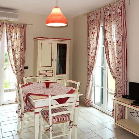 Locazione Turistica Rosso - Nel Giardino Di Renzo - Imp280 * إمبيريا