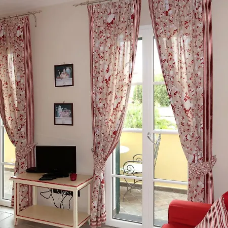 Locazione Turistica Rosso - Nel Giardino Di Renzo - Imp280 إمبيريا